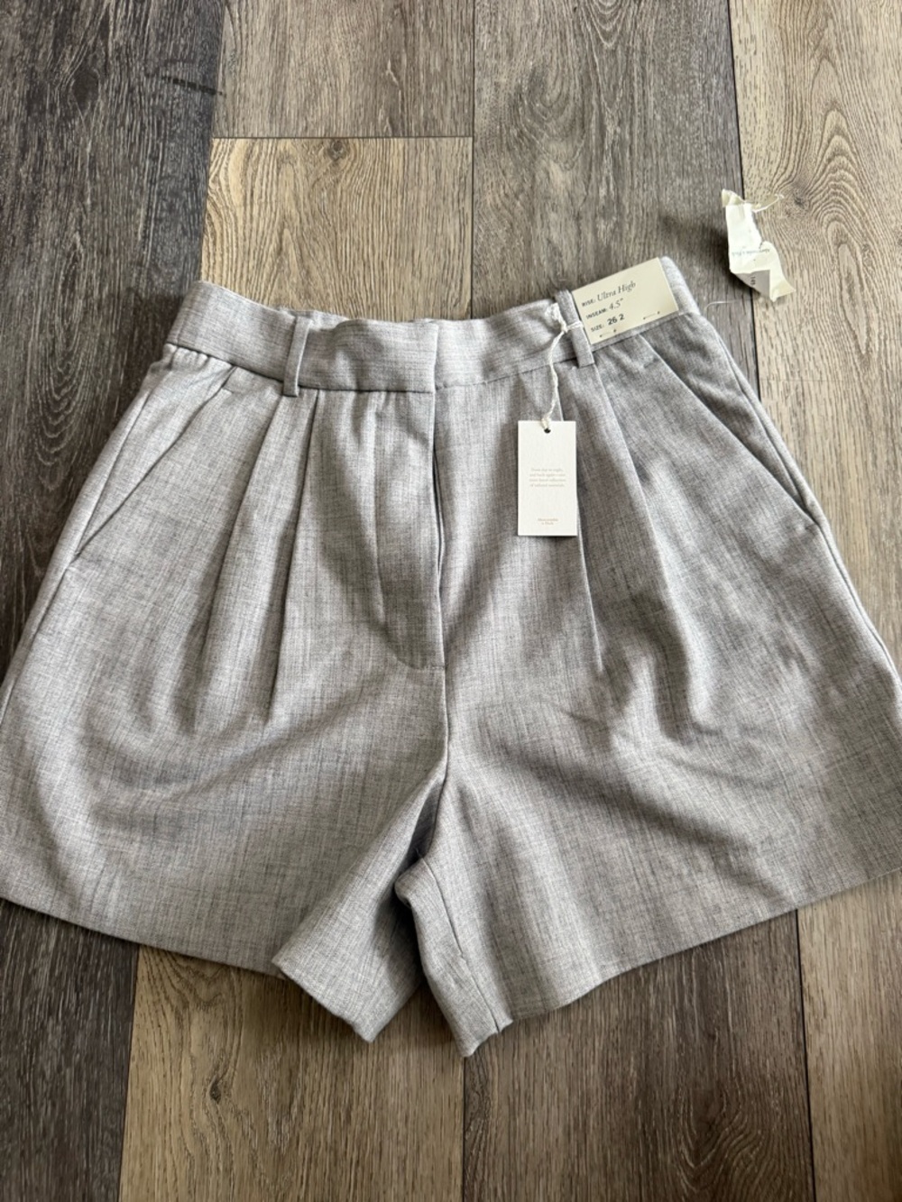 Abercrombie Tailored High-Waist Pleated Shorts - Light Gray
